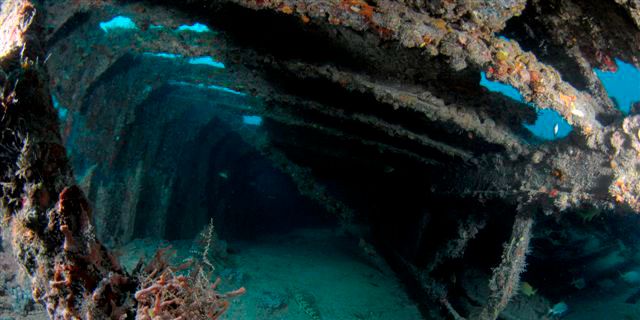 Merrit Barge - Although not recommended, divers car swim through the structure